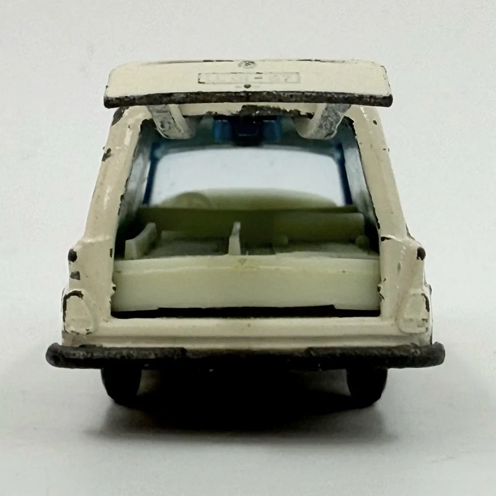 Lesney Matchbox #3 Mercedes Benz‎ Binz Ambulance Regular Wheel 1968 Vintage